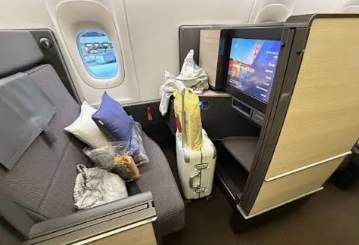 Private window-side aircraft suite