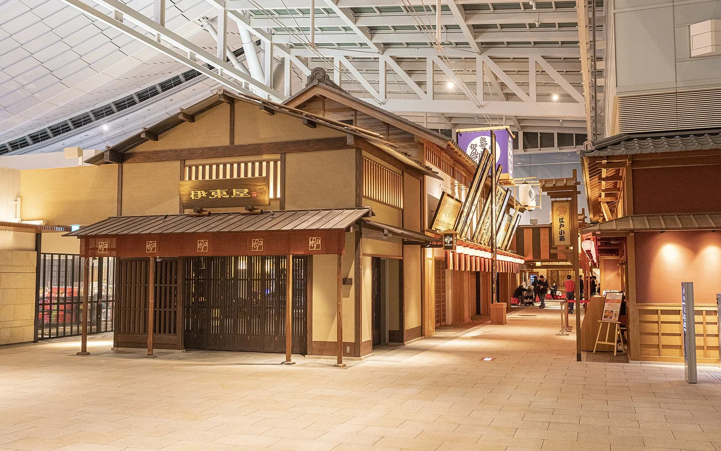 Tokyo Haneda Airport Terminal 3 shopping area