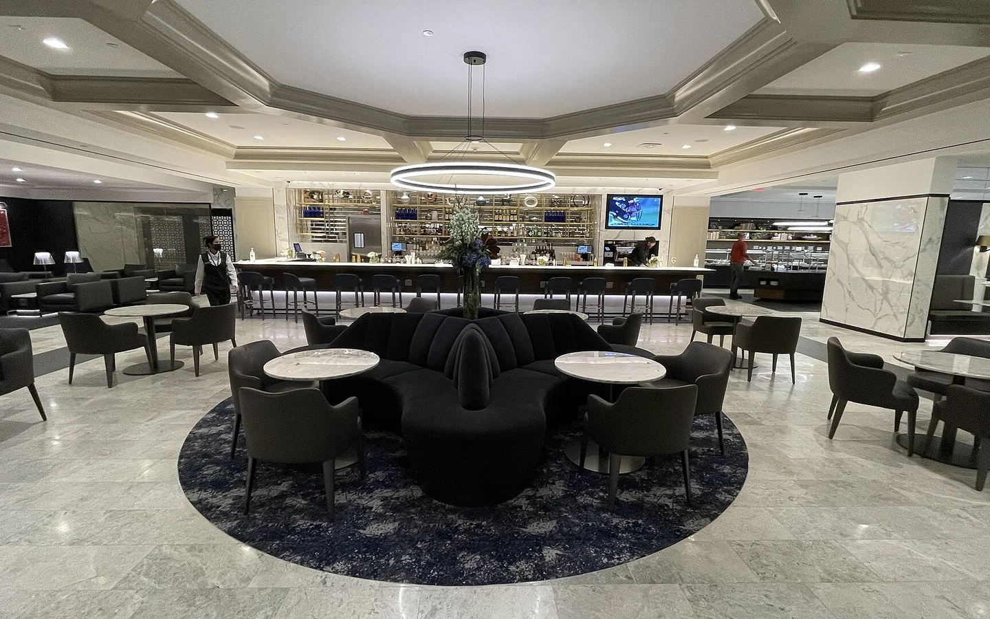 United Polaris lounge at Washington Dulles