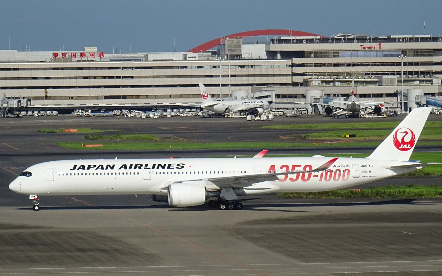 Japan Airlines Airbus A350-1000 at Haneda